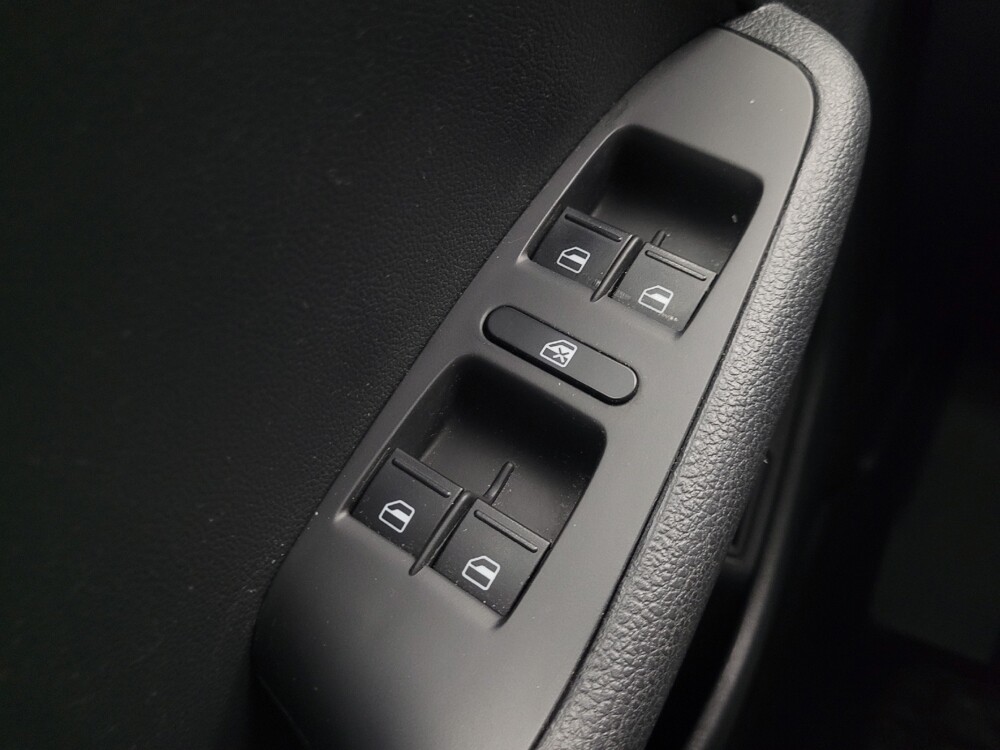 2017 Volkswagen Jetta in Indianapolis, IN 46222 - 18092875 27