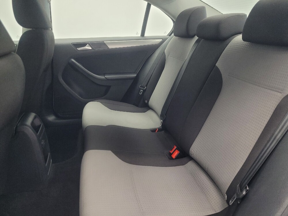 2017 Volkswagen Jetta in Indianapolis, IN 46222 - 18092875 18