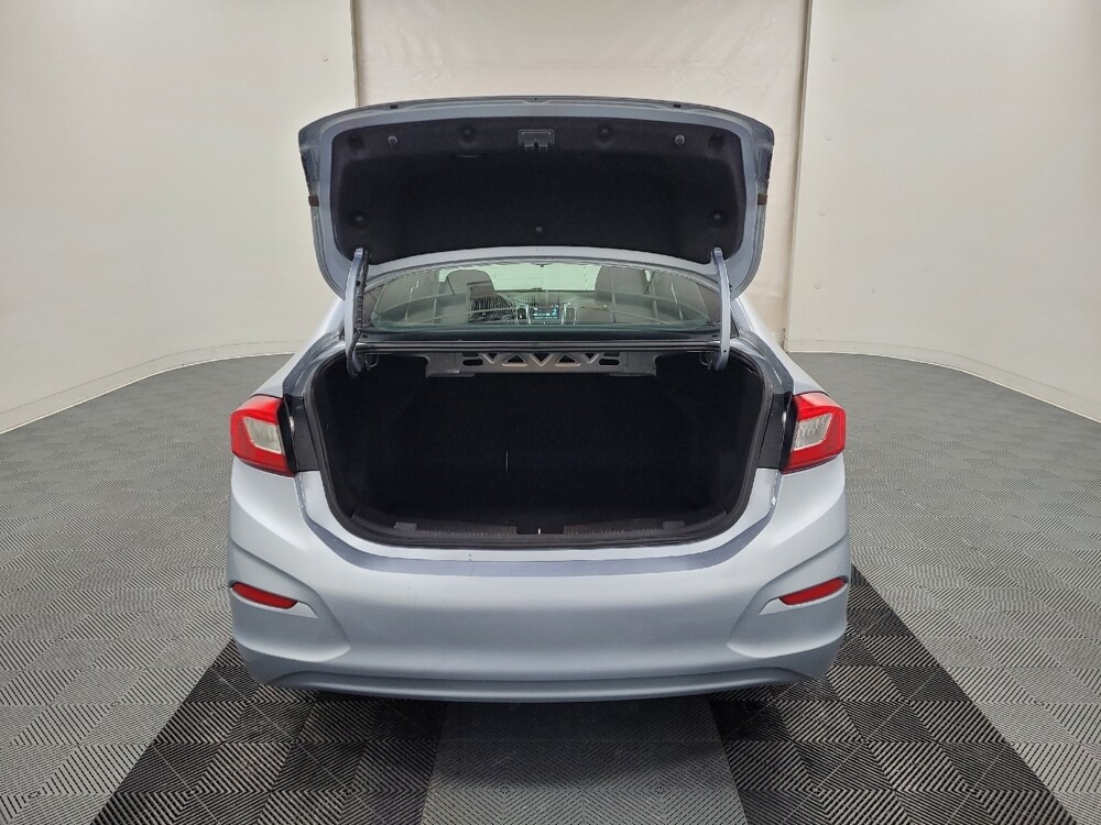 2018 Chevrolet Cruze in Pittsburgh, PA 15236 - 18092880 29