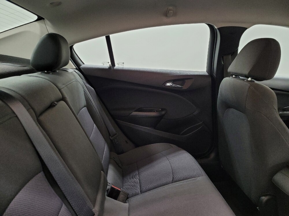 2018 Chevrolet Cruze in Pittsburgh, PA 15236 - 18092880 19