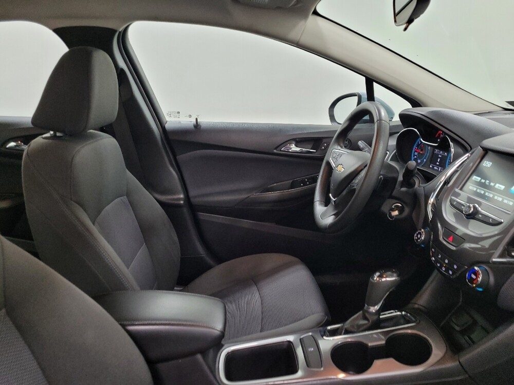 2018 Chevrolet Cruze in Pittsburgh, PA 15236 - 18092880 21