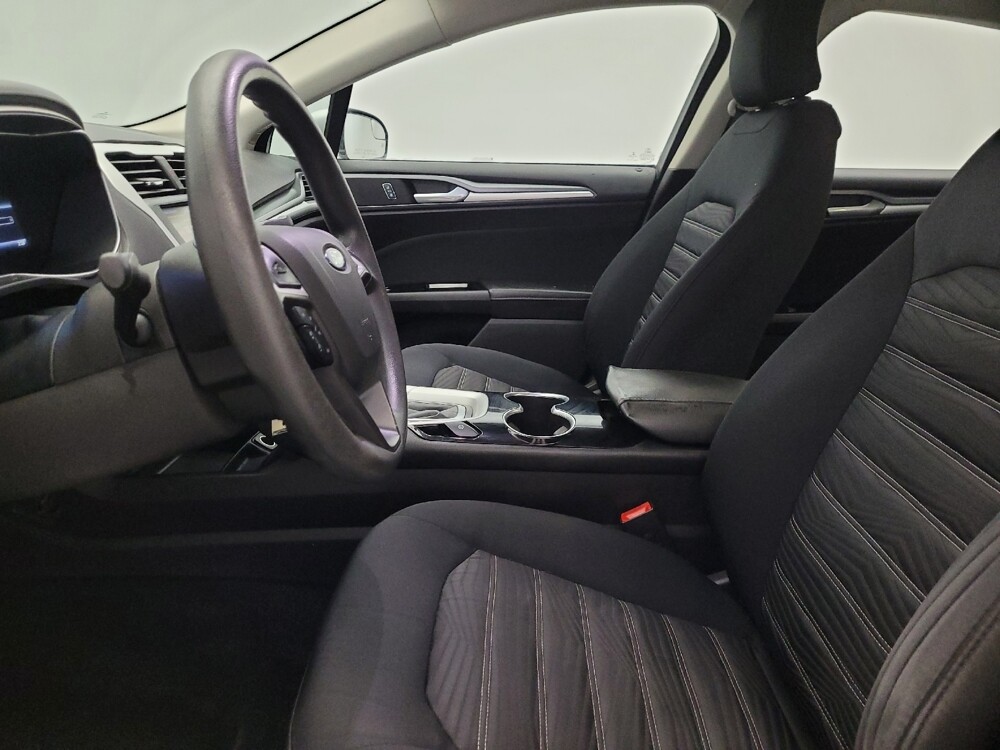 2016 Ford Fusion in Glendale, AZ 85301 - 18092901 17