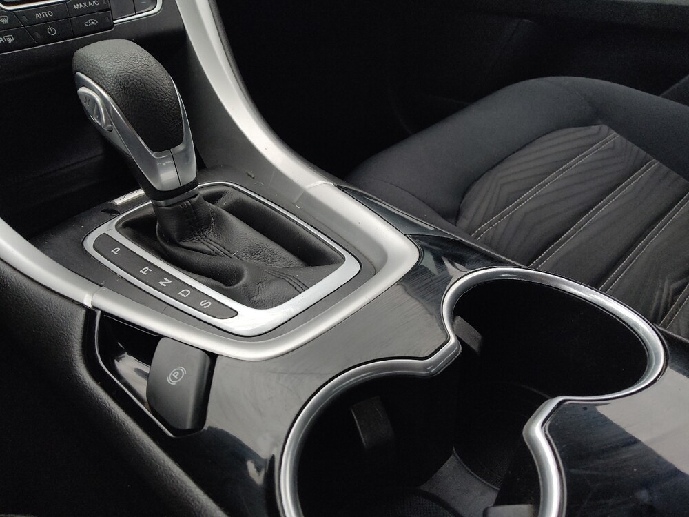 2016 Ford Fusion in Glendale, AZ 85301 - 18092901 26