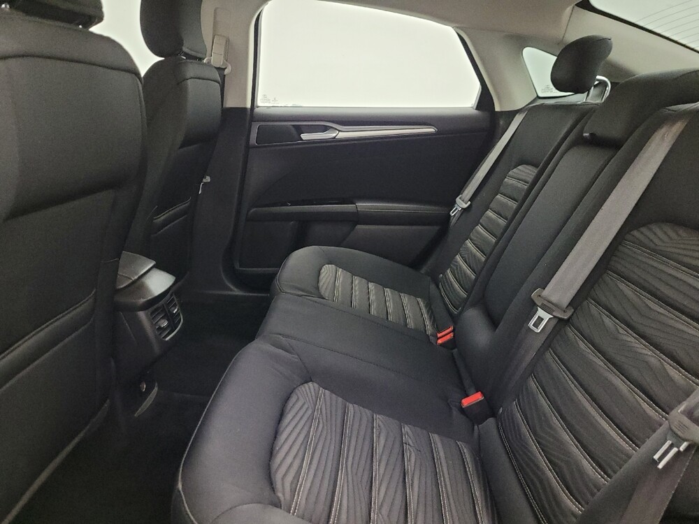 2016 Ford Fusion in Glendale, AZ 85301 - 18092901 18