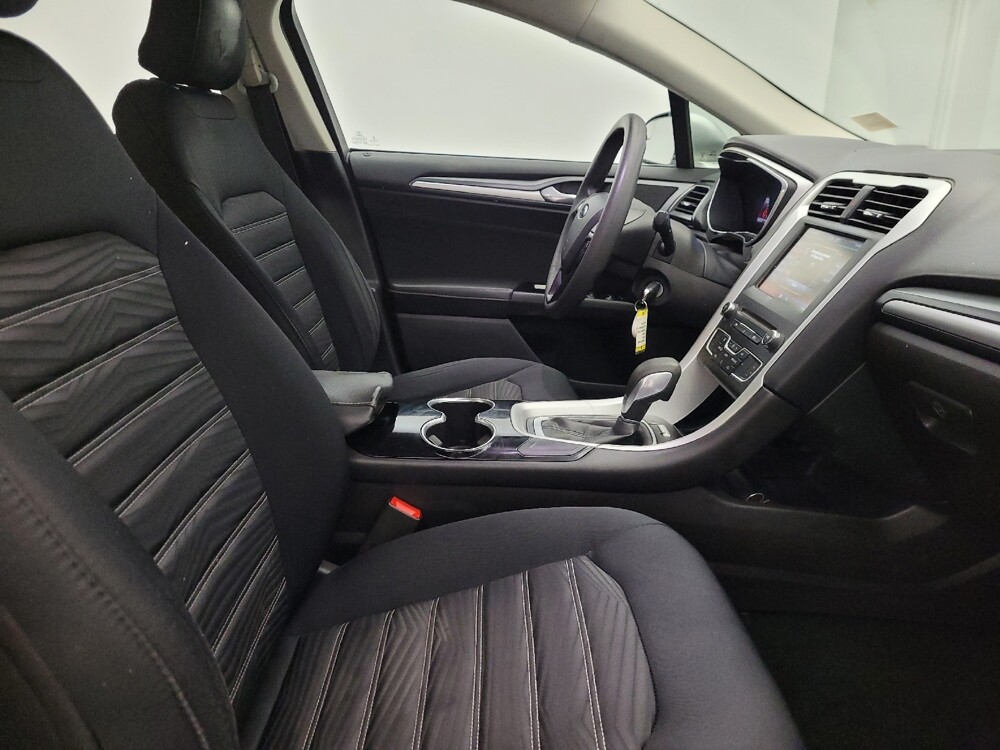 2016 Ford Fusion in Glendale, AZ 85301 - 18092901 21