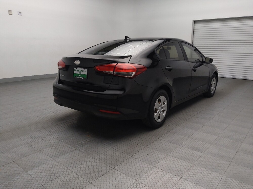 2017 Kia Forte in Lubbock, TX 79424 - 18092912 9