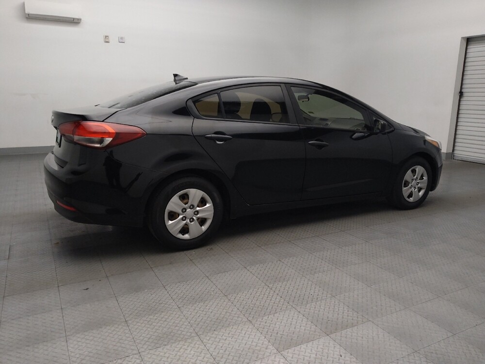 2017 Kia Forte in Lubbock, TX 79424 - 18092912 10