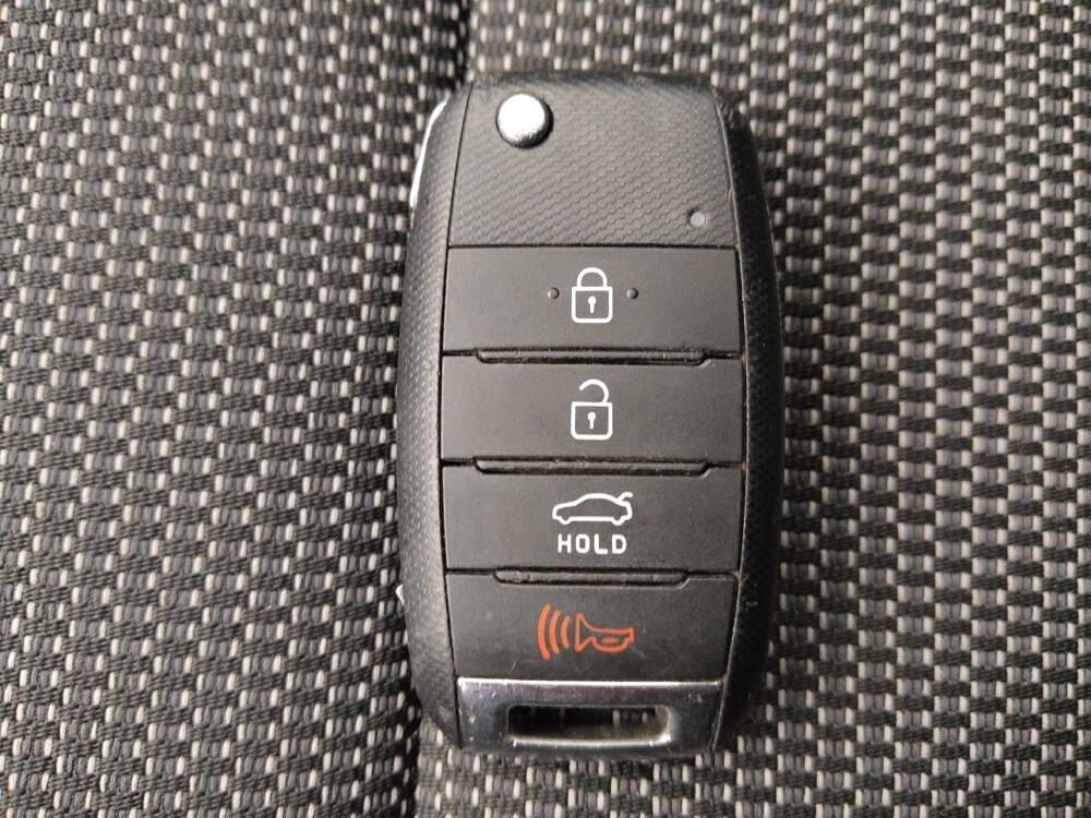 2017 Kia Forte in San Antonio, TX 78238 - 18092914 32