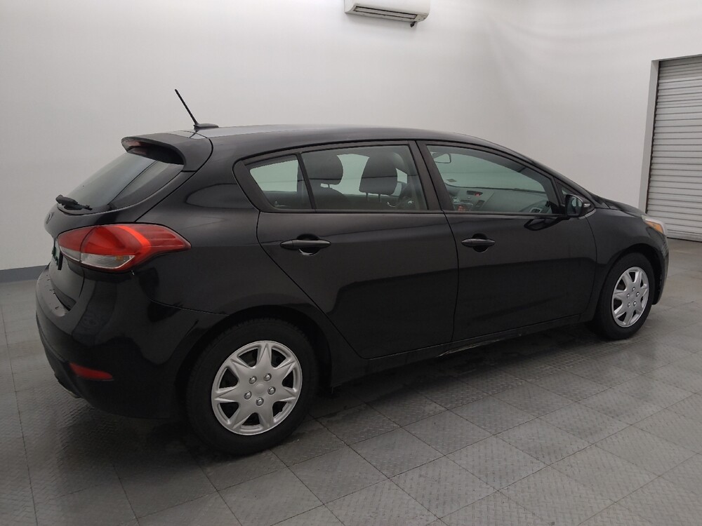 2017 Kia Forte in San Antonio, TX 78238 - 18092914 10