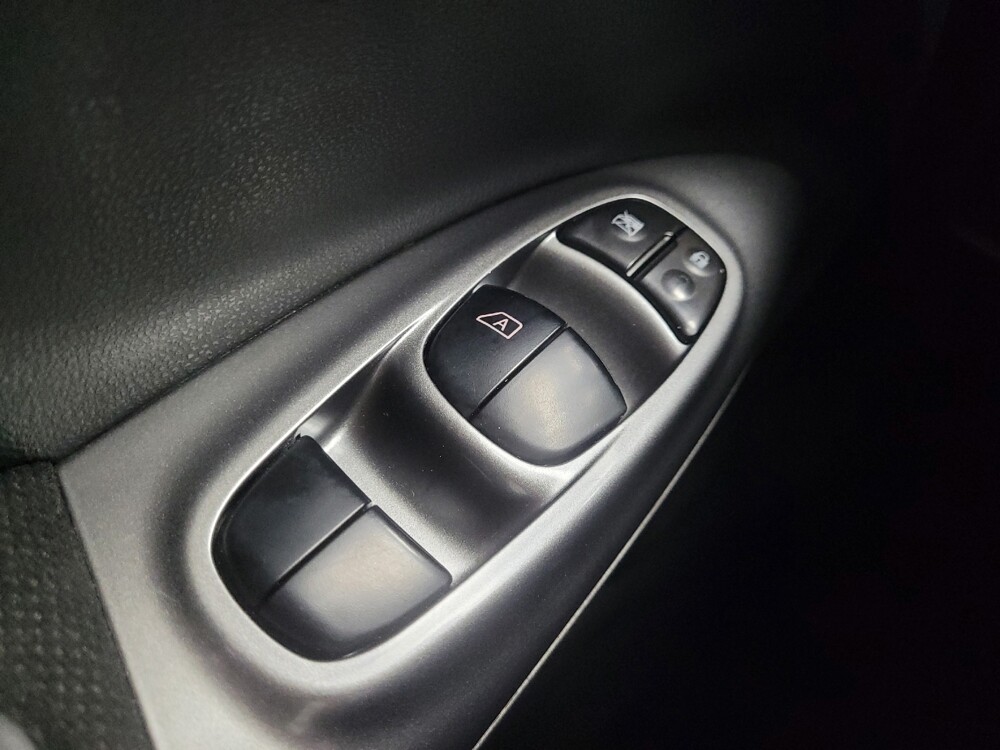 2015 Nissan Juke in Indianapolis, IN 46222 - 18092924 27