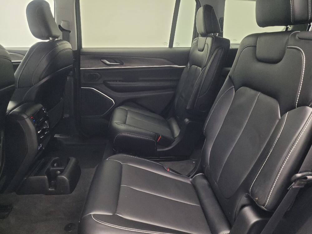 2021 Jeep Grand Cherokee L in Indianapolis, IN 46222 - 18092925 18