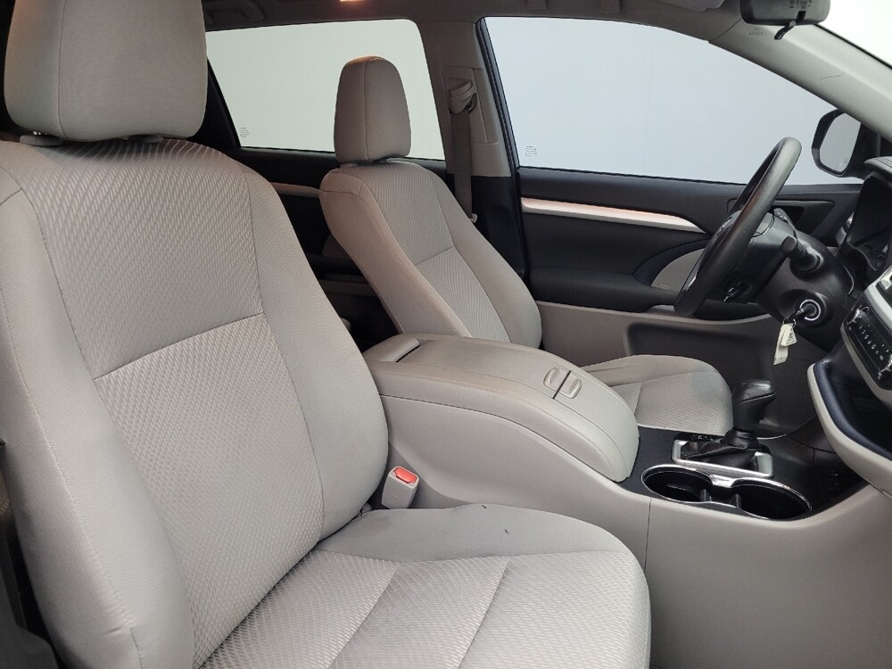 2019 Toyota Highlander in Raleigh, NC 27604 - 18092928 21