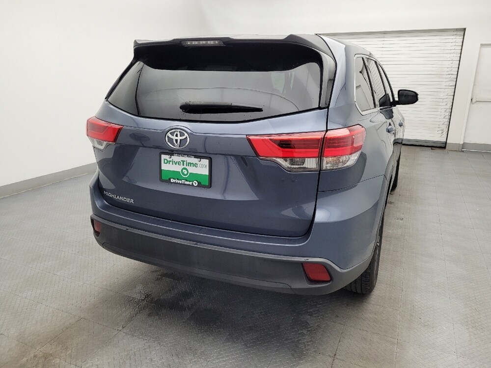 2019 Toyota Highlander in Raleigh, NC 27604 - 18092928 7