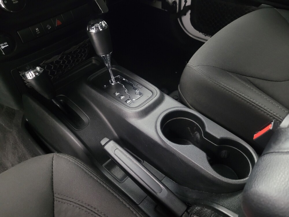 2018 Jeep Wrangler in Highland, IN 46322 - 18092947 26