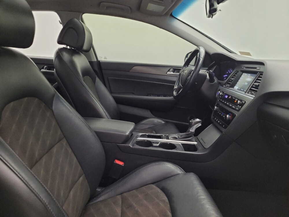 2017 Hyundai Sonata in Maple Heights, OH 44137 - 18092970 21