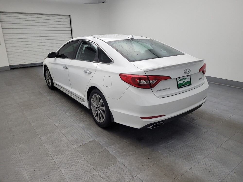 2017 Hyundai Sonata in Maple Heights, OH 44137 - 18092970 5
