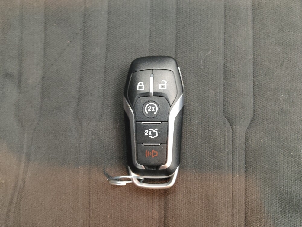 2017 Ford Mustang in Independence, MO 64055 - 18092978 32