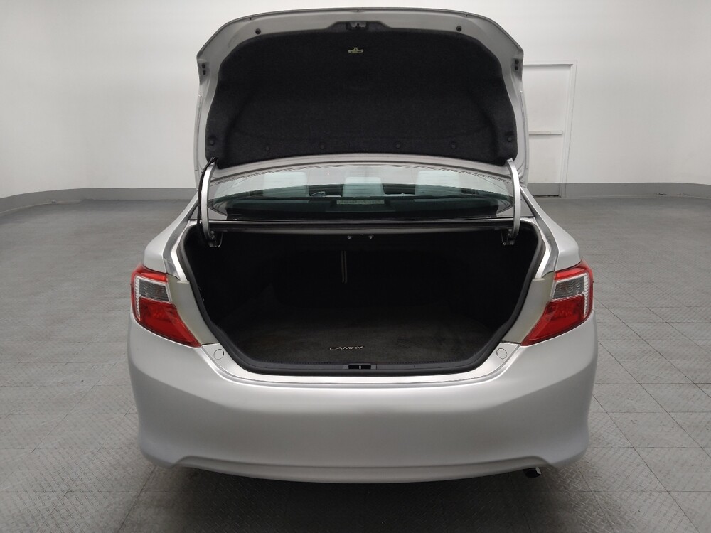 2014 Toyota Camry in Gainesville, FL 32609 - 18092981 29