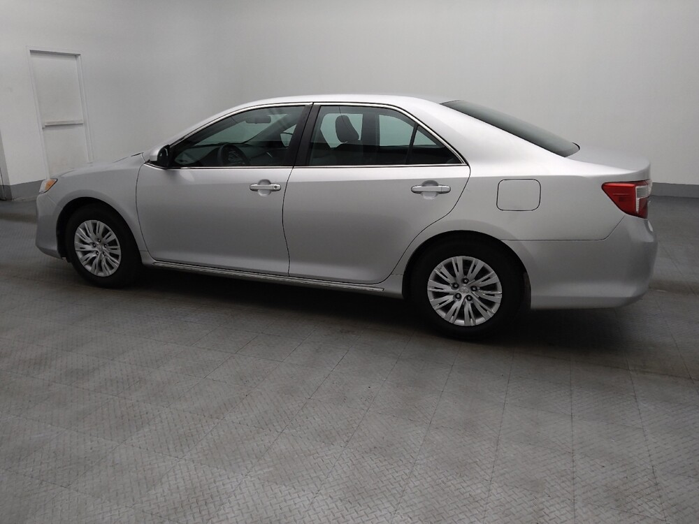 2014 Toyota Camry in Gainesville, FL 32609 - 18092981 3