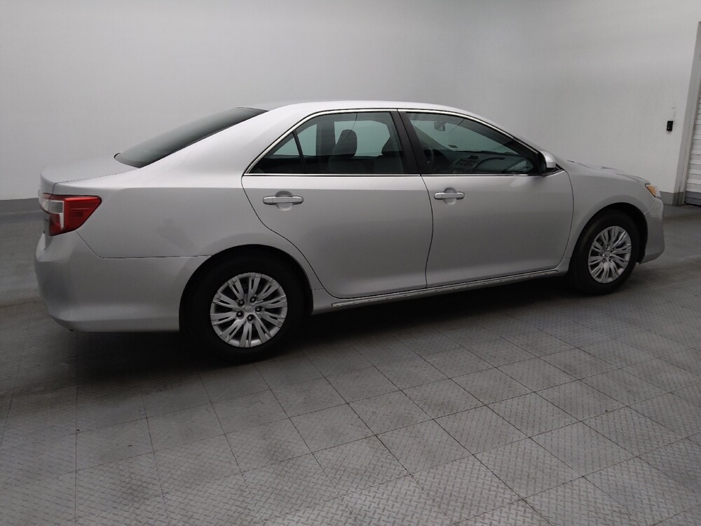 2014 Toyota Camry in Gainesville, FL 32609 - 18092981 10