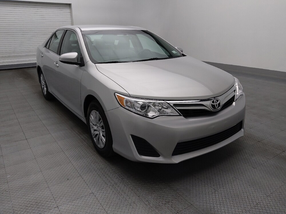 2014 Toyota Camry in Gainesville, FL 32609 - 18092981 13
