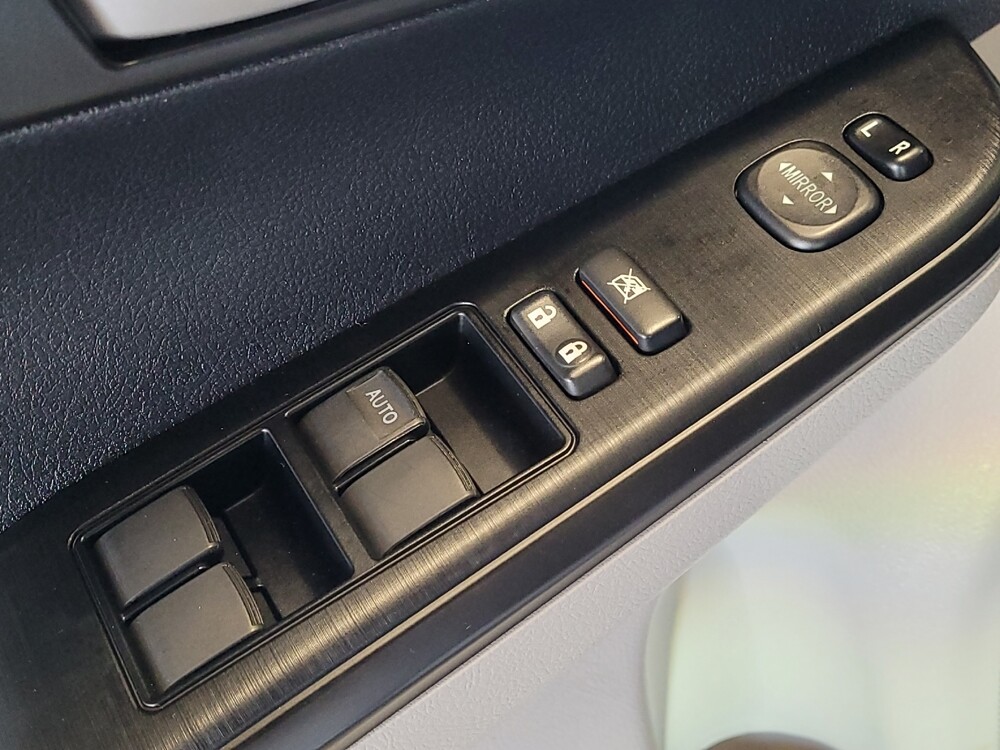 2014 Toyota Camry in Gainesville, FL 32609 - 18092981 27