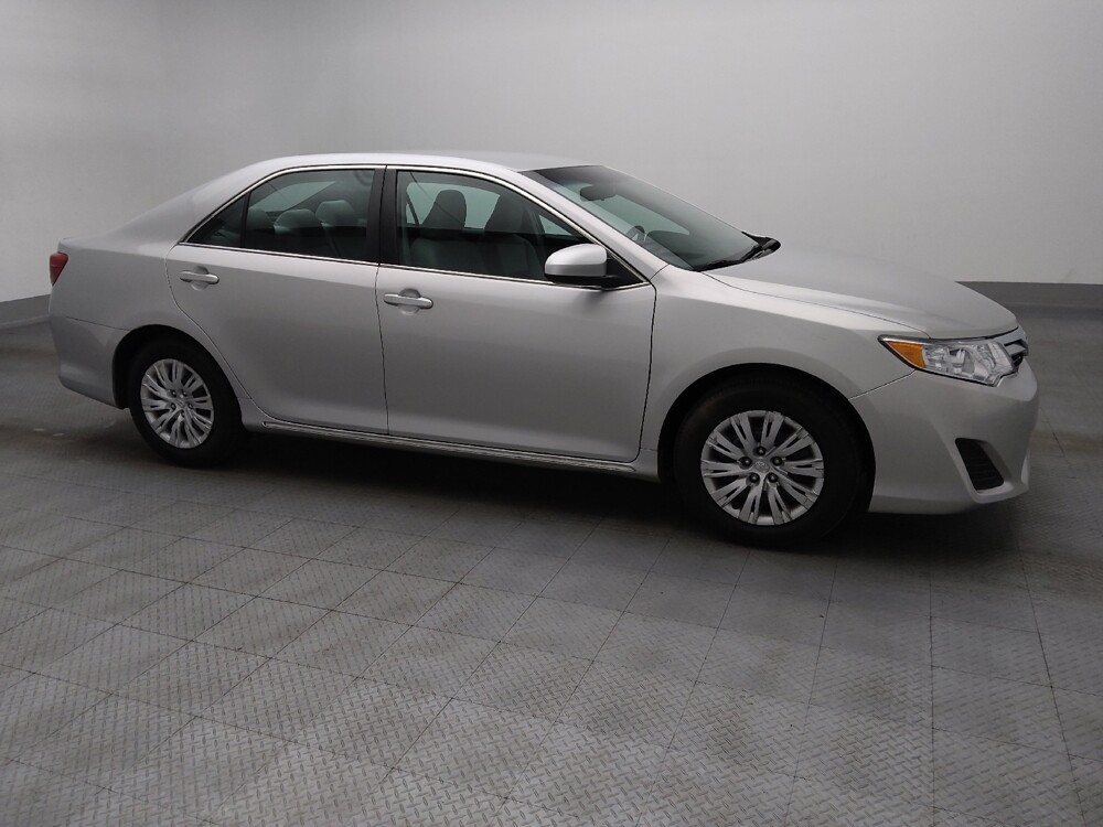 2014 Toyota Camry in Gainesville, FL 32609 - 18092981 11