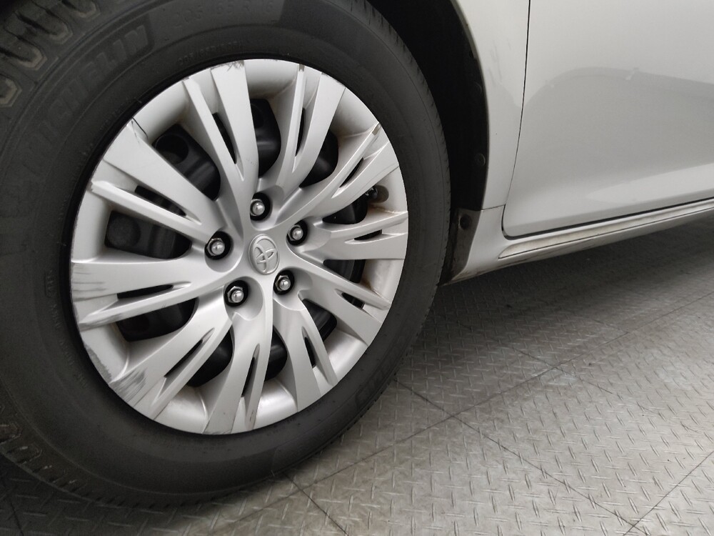 2014 Toyota Camry in Gainesville, FL 32609 - 18092981 31