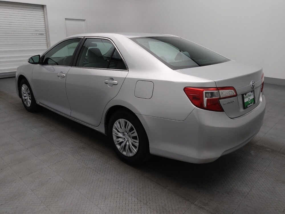 2014 Toyota Camry in Gainesville, FL 32609 - 18092981 5
