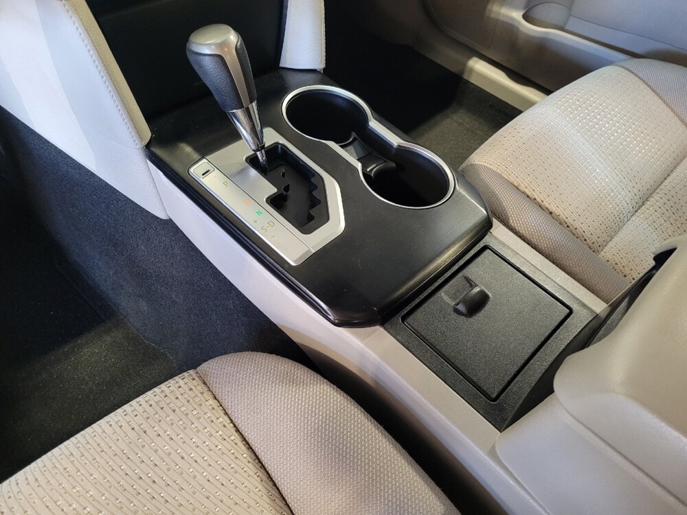 2014 Toyota Camry in Gainesville, FL 32609 - 18092981 26