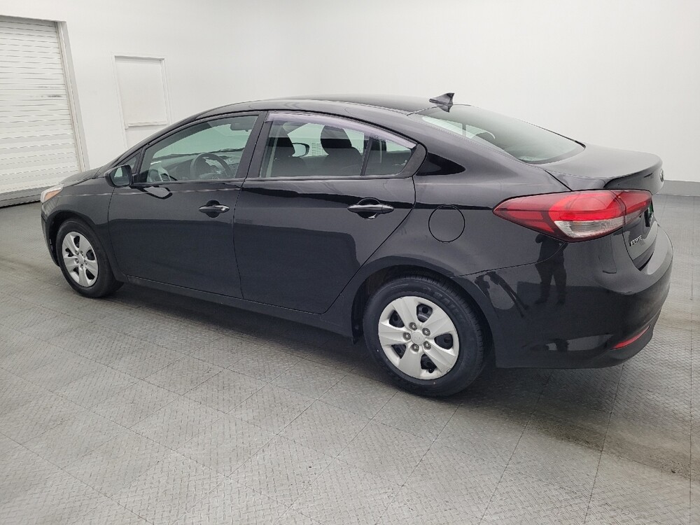 2017 Kia Forte in Ocala, FL 34471 - 18092983 3