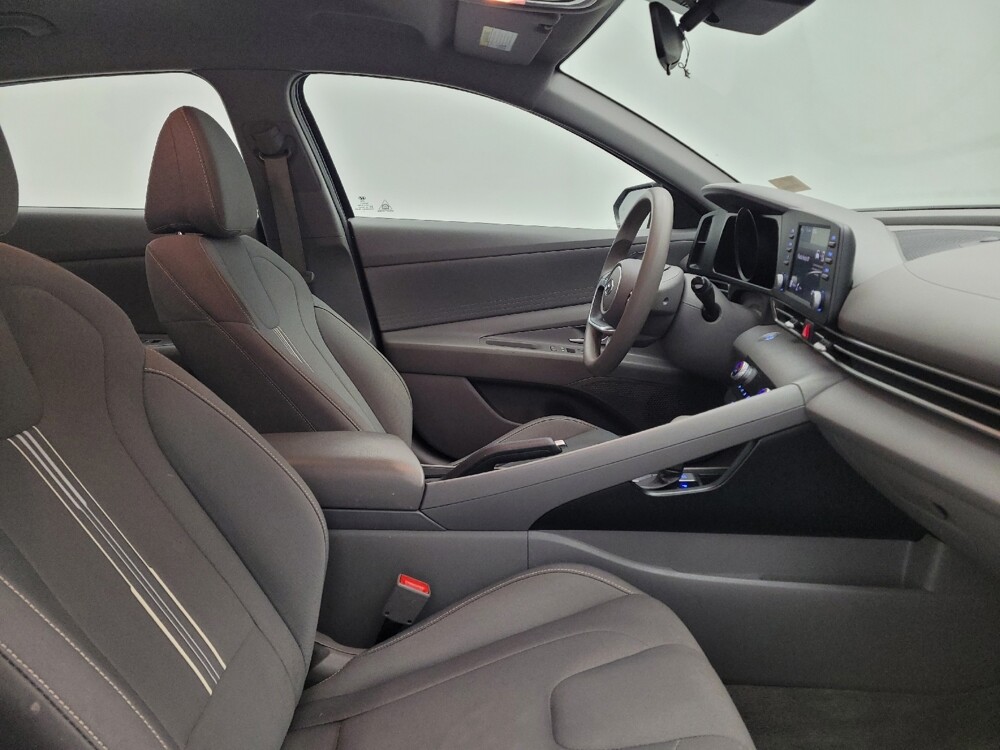 2022 Hyundai Elantra in Fairfield, OH 45014 - 18092986 21