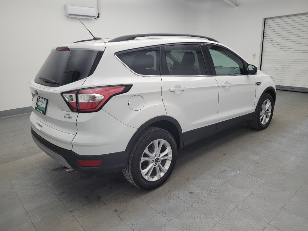 2018 Ford Escape in Fairfield, OH 45014 - 18092987 10