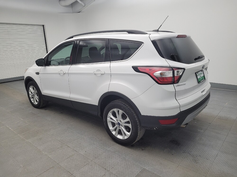 2018 Ford Escape in Fairfield, OH 45014 - 18092987 3