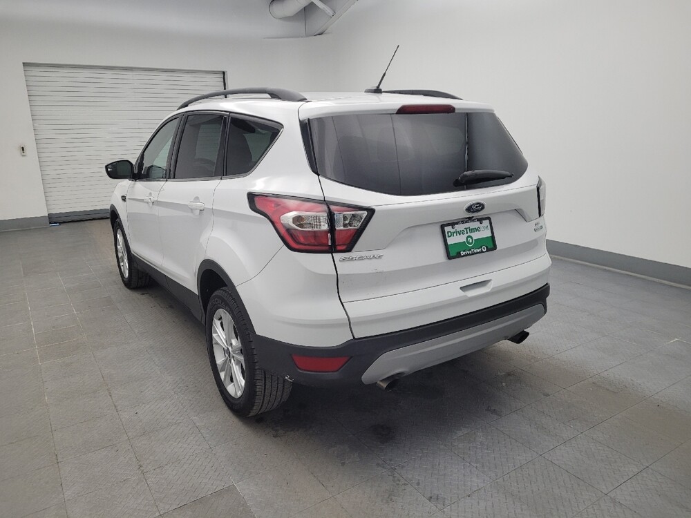 2018 Ford Escape in Fairfield, OH 45014 - 18092987 5