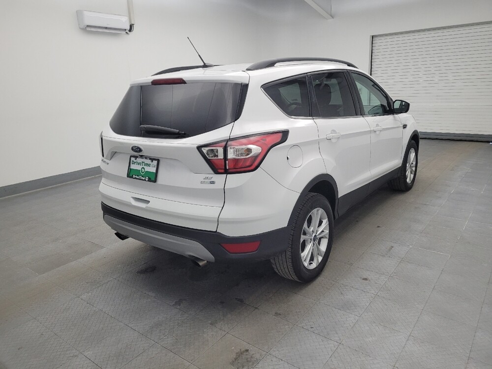 2018 Ford Escape in Fairfield, OH 45014 - 18092987 9