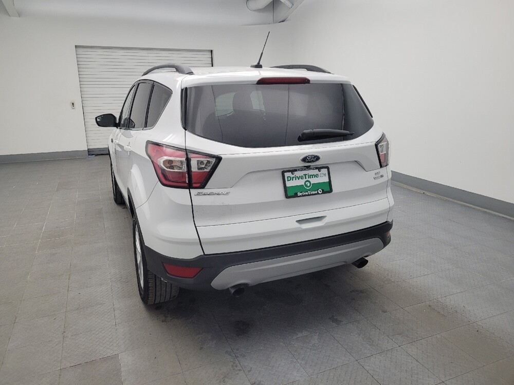 2018 Ford Escape in Fairfield, OH 45014 - 18092987 6