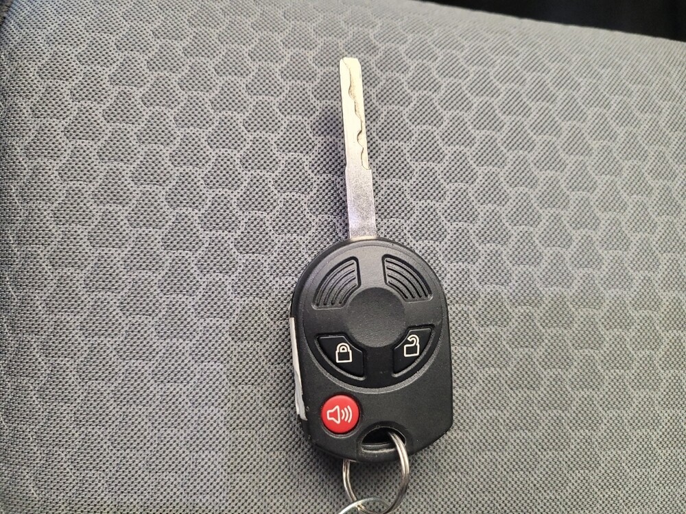 2018 Ford Escape in Fairfield, OH 45014 - 18092987 32