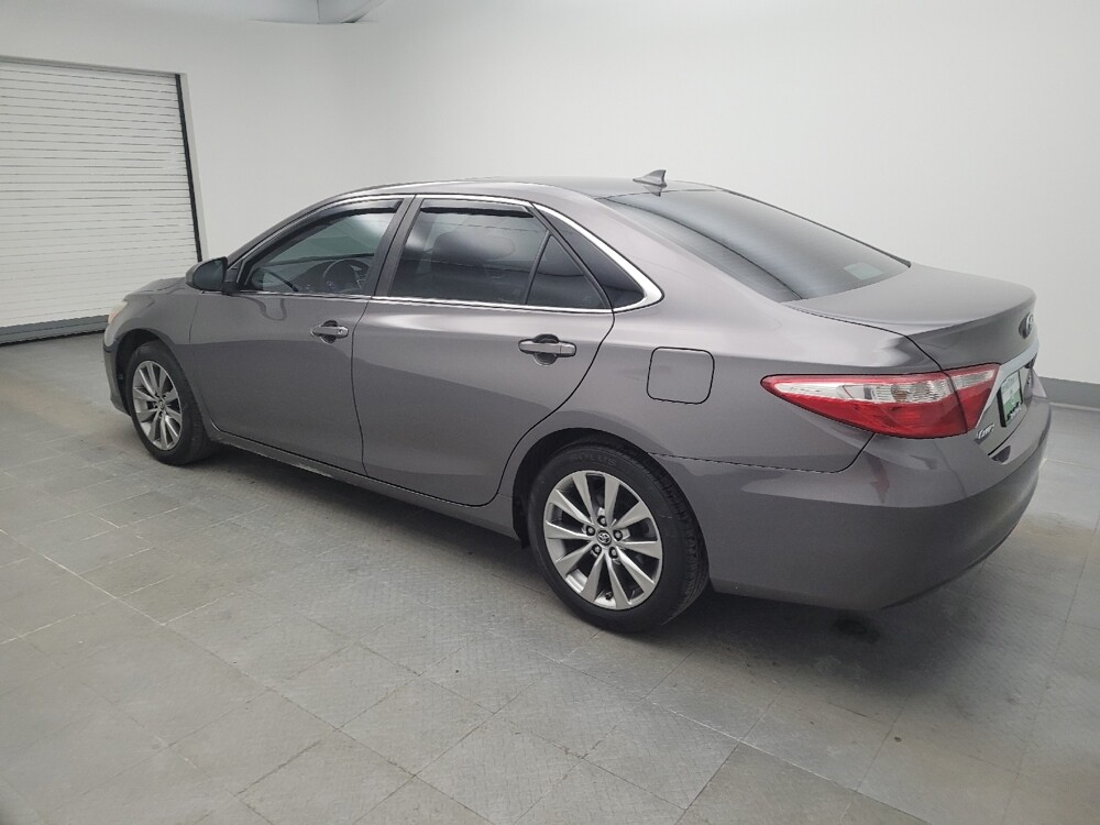 2017 Toyota Camry in Fairfield, OH 45014 - 18092991 3
