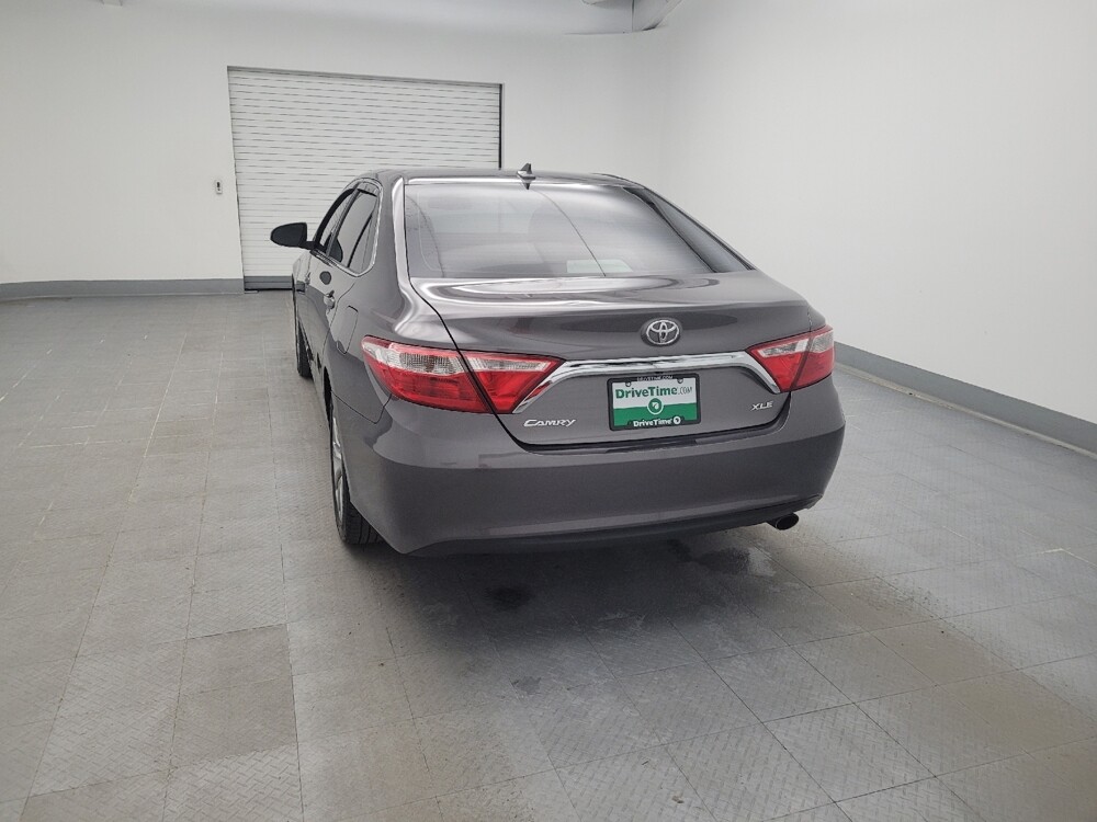 2017 Toyota Camry in Fairfield, OH 45014 - 18092991 6
