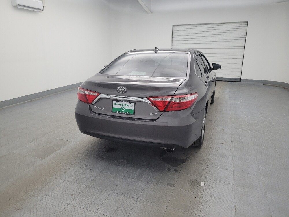 2017 Toyota Camry in Fairfield, OH 45014 - 18092991 7