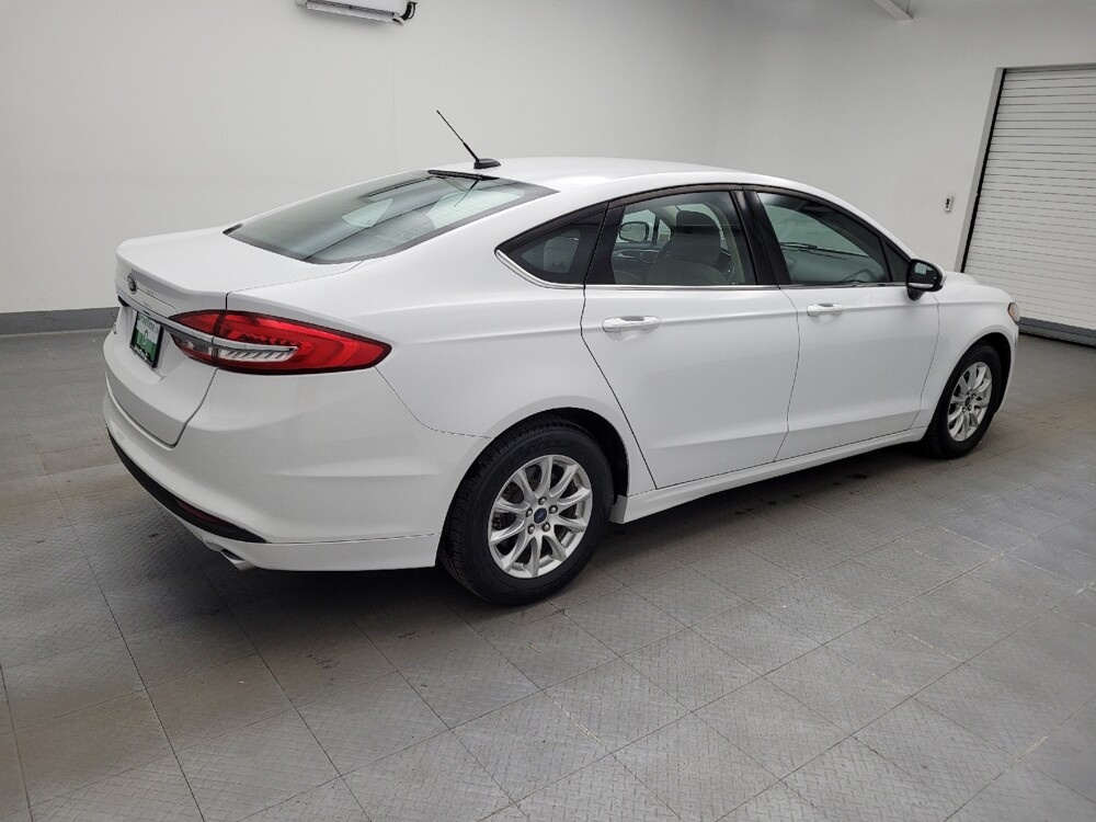 2017 Ford Fusion in Fairfield, OH 45014 - 18092993 10