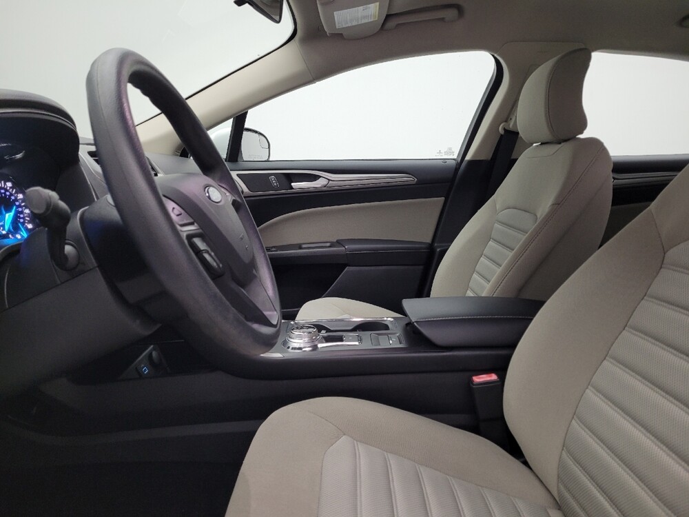 2017 Ford Fusion in Fairfield, OH 45014 - 18092993 17