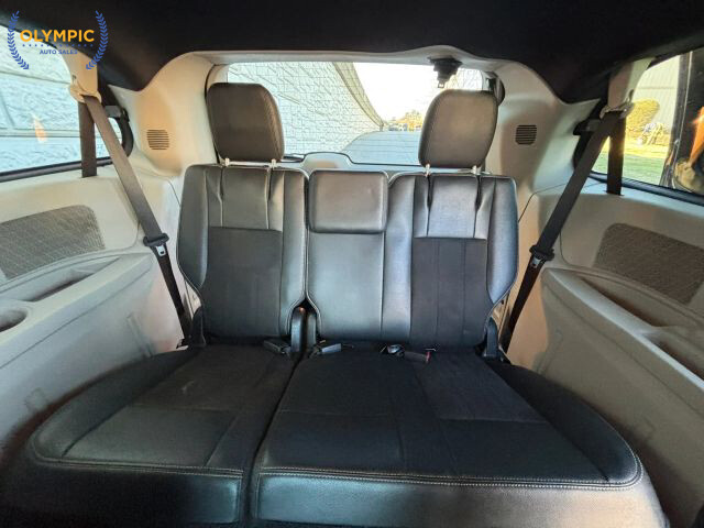 2020 Dodge Grand Caravan in Decatur, GA 30032 - 18093001 40