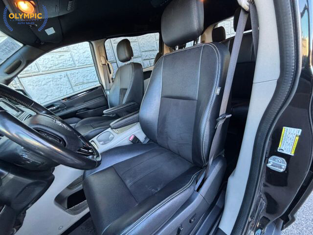 2020 Dodge Grand Caravan in Decatur, GA 30032 - 18093001 33