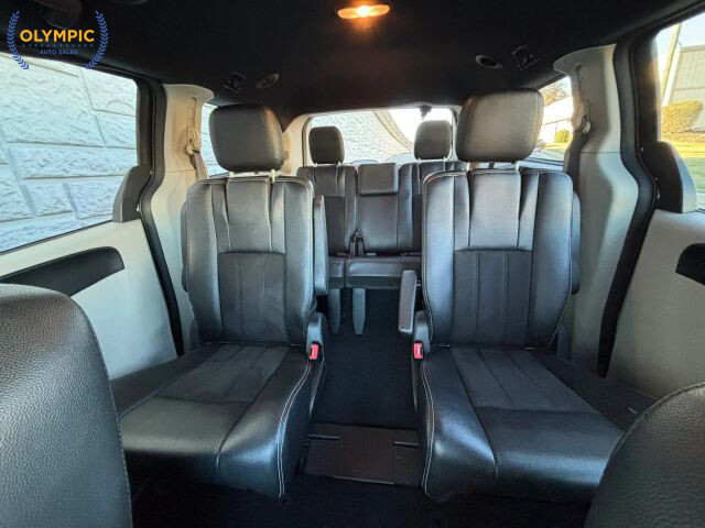 2020 Dodge Grand Caravan in Decatur, GA 30032 - 18093001 41