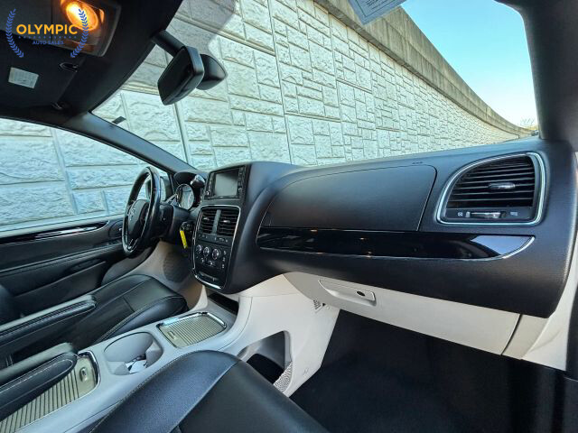 2020 Dodge Grand Caravan in Decatur, GA 30032 - 18093001 18
