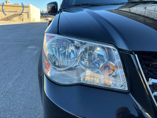 2020 Dodge Grand Caravan in Decatur, GA 30032 - 18093001 15