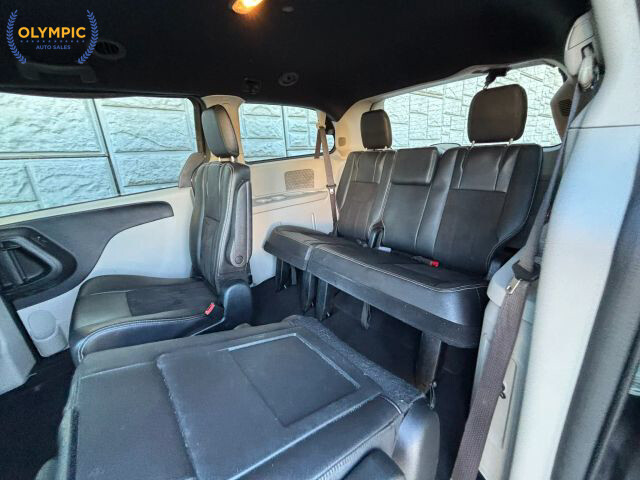 2020 Dodge Grand Caravan in Decatur, GA 30032 - 18093001 37