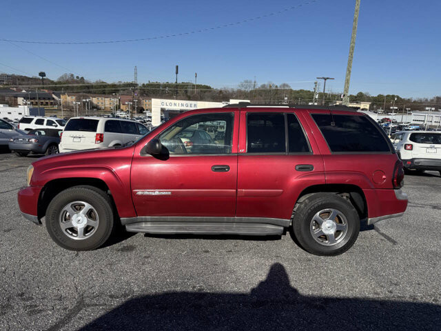 2003 Chevrolet TrailBlazer in Hickory, NC 28602-5144 - 18093010 4